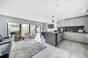 2, 2b Kings Cottages, Princes Close, Eton Wick, Windsor SL4 6LZ