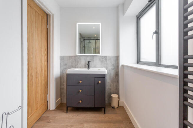 2 bed Flat to rent Image 6