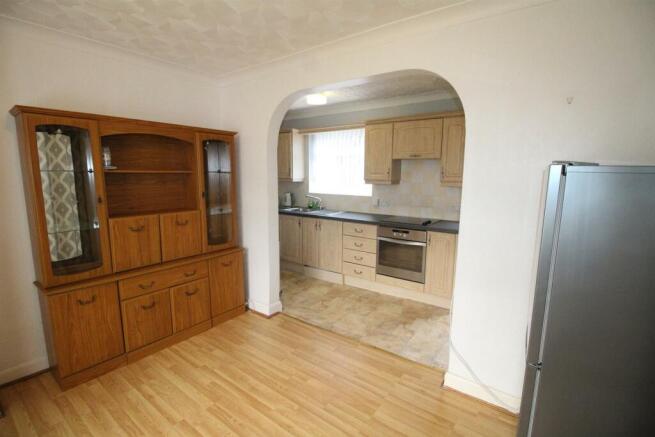 11 Bedale Ave-Dining2.JPG