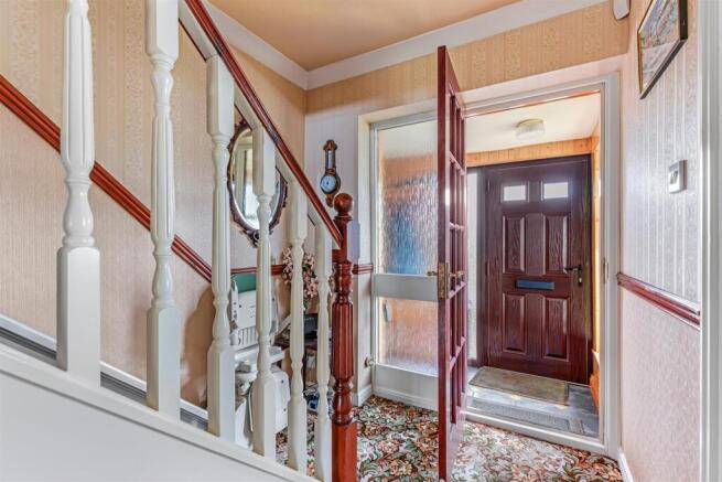 4 bed House for sale Image 10
