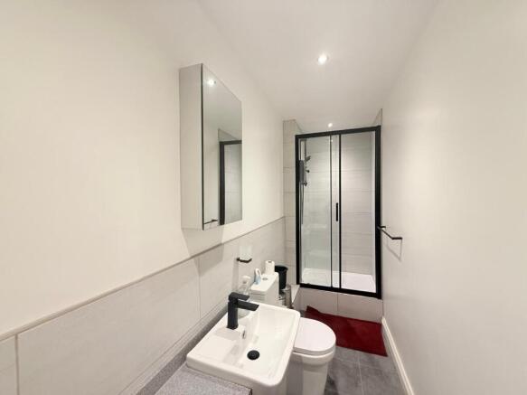 2 bed Flat to rent Image 5