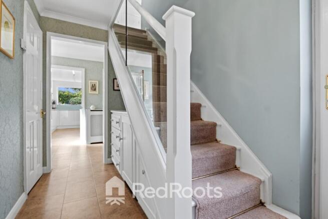 4 bed Detached for sale Image 10