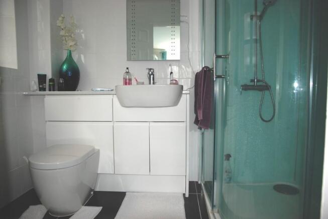 Ensuite to bedroom one