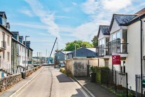 3, Eastwood Road, Penryn TR10 8LA
