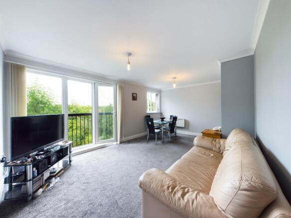 Living/Dining Area