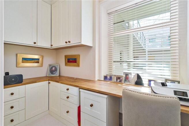 2 bed Apartment for sale Image 12
