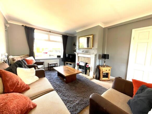 3 bed Semi-Detached for sale Image 2