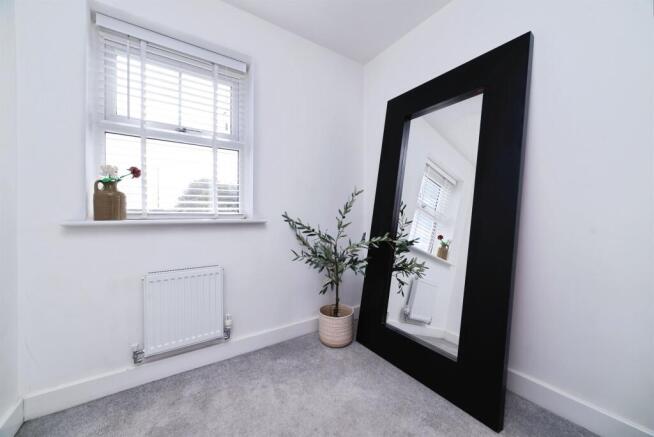 3 bed Terraced for sale Image 9