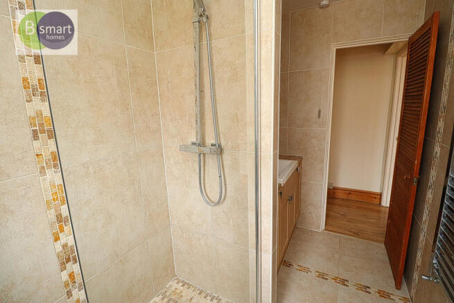 2 bed Terraced to rent Image 9