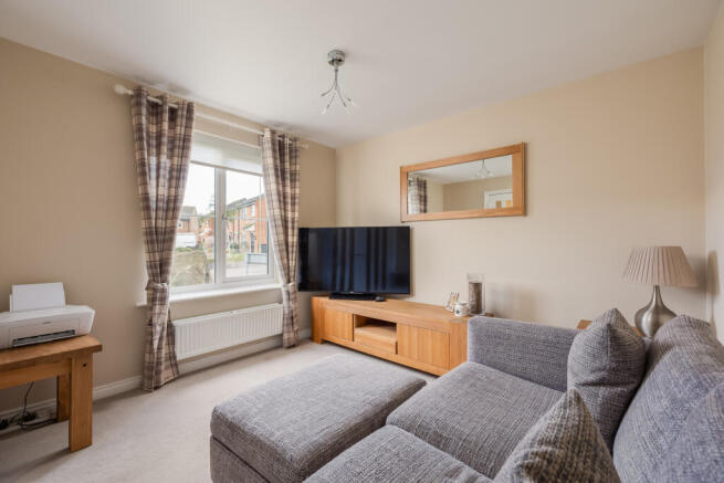 5 bed Detached for sale Image 4