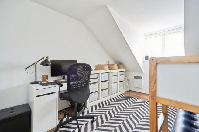 2 bed Flat for sale Image 7