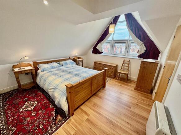 2 bed Flat for sale Image 6