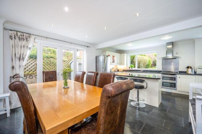 Kitchen / Dini...