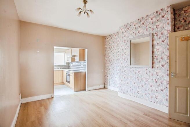 3 bed Terraced for sale Image 8