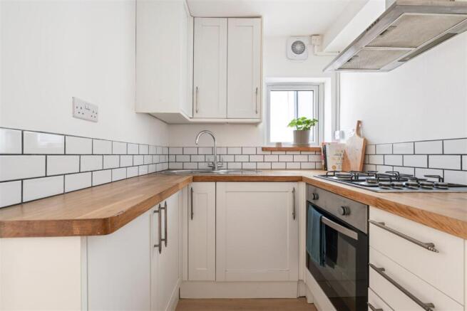 Odessa Road, E7