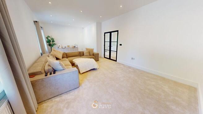 4 bed Detached for sale Image 8