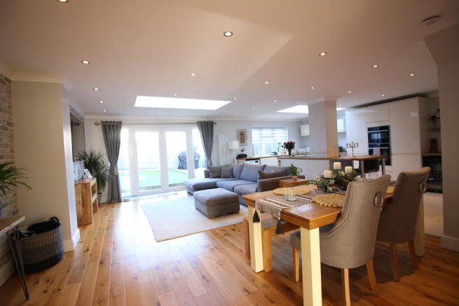 Kitchen Lounge Di...