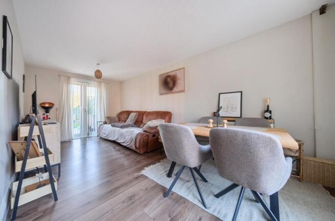 1382394-20-691b2f9dd9178