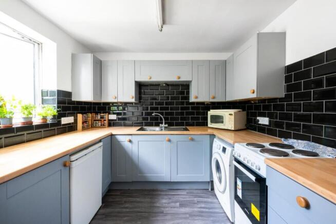 42 Pitman Court, Gloucester Road, Bath, BA1 8BD (1