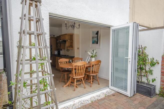 Bi-fold doors.jpg