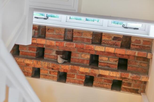 FIRST FLOOR LANDING