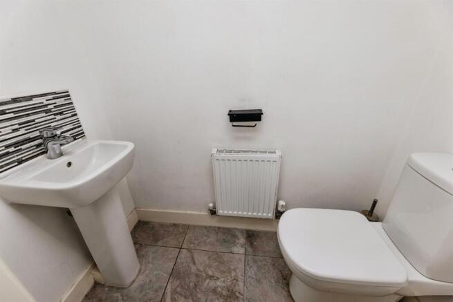 3 bed Semi-Detached for sale Image 12