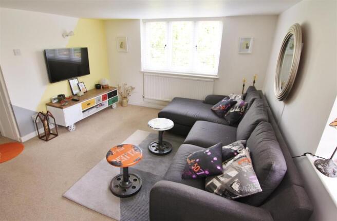Sitting room 2.JPG