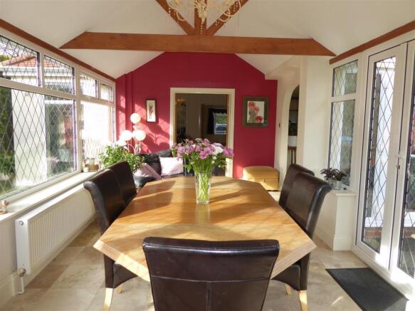 GARDEN ROOM