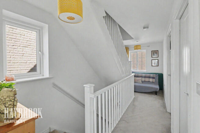 3 bed Semi-Detached for sale Image 9