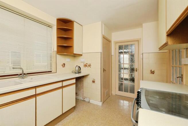 3 bed Semi-Detached for sale Image 8