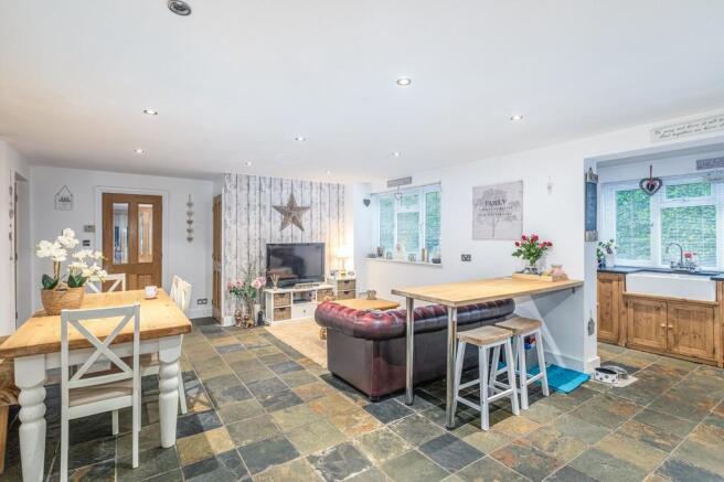 Kitchen/Breakfast...