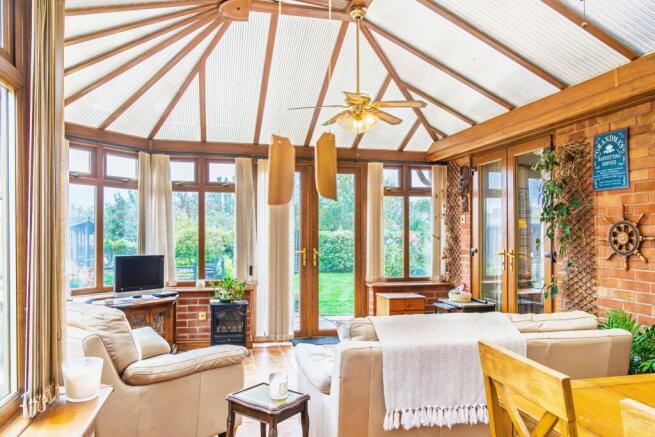 Garden room at No.6