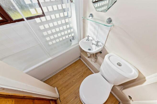 Bathroom.jpg