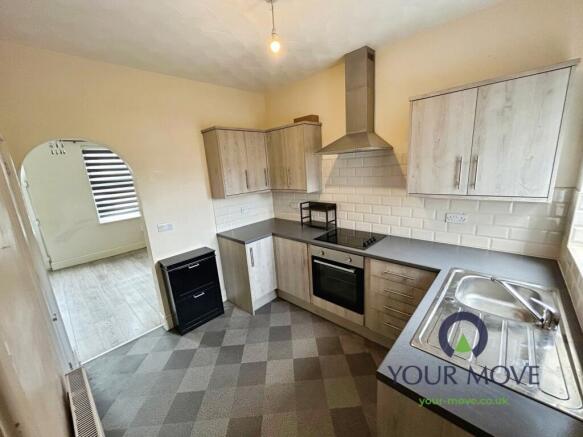 2 bed Terraced to rent Image 5
