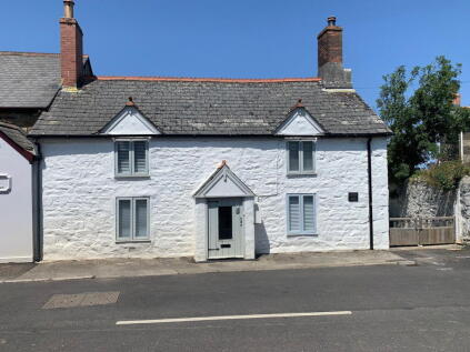 Churchtown, Illogan- Charming character cottage with generous garden