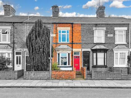 Knighton Fields Road East, Knighton Fields