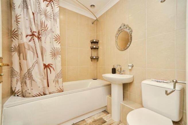 3 bed Semi-Detached for sale Image 12