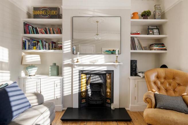 Cavendish Drive, E11