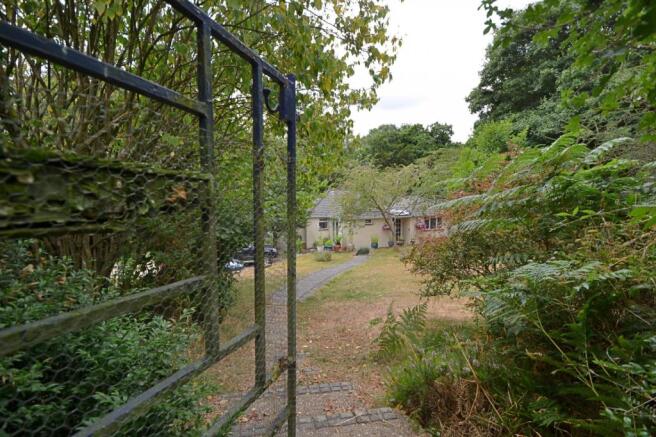 Gate