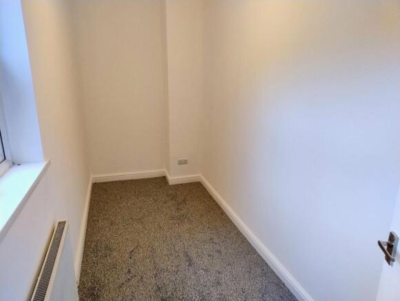 2 bed Flat to rent Image 12