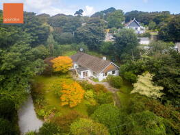 Treetops, Cambrose, Redruth TR16 4HT