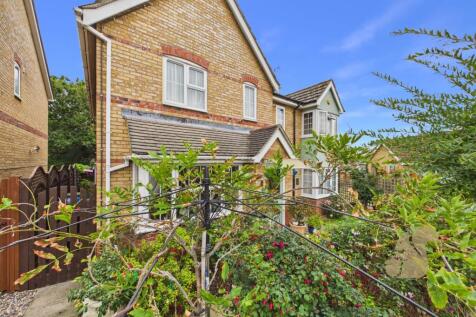 Hawthorn Close, Halstead, CO9
