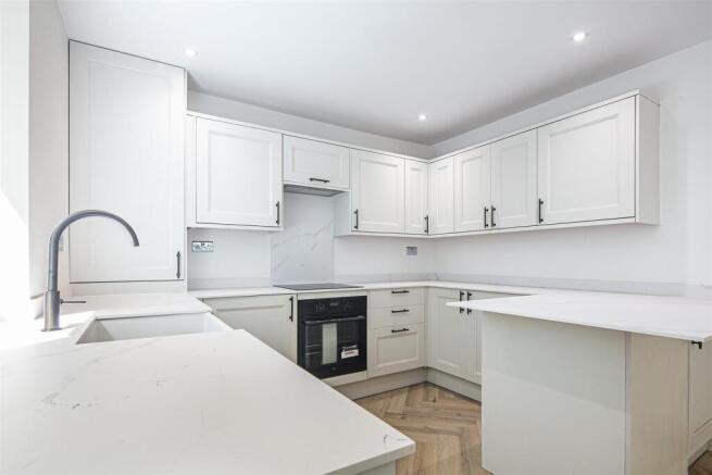9 bed Block of Apartments for sale Image 8