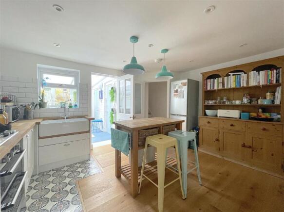 Kitchen (1).jpeg