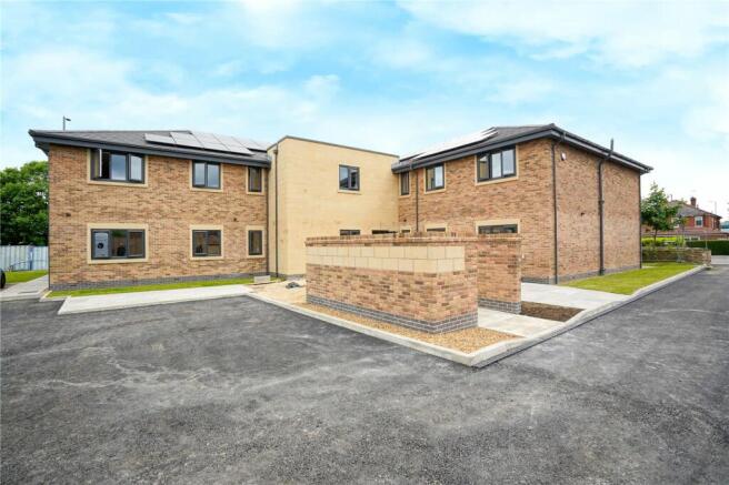 2 bed Apartment for sale Image 11
