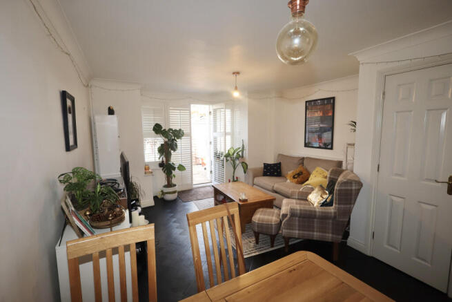 Sitting / dining room