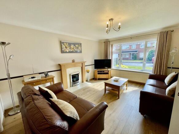 6, Armstrongs Close, Weston photo 4