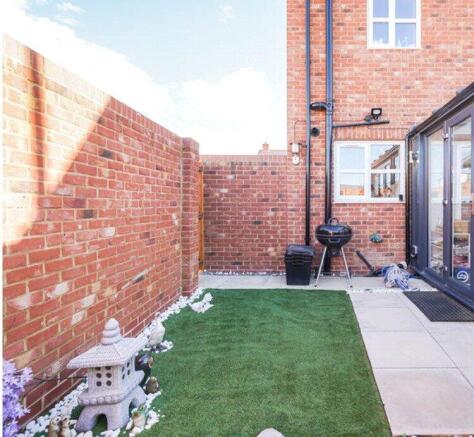 2 bed Semi-Detached for sale Image 11