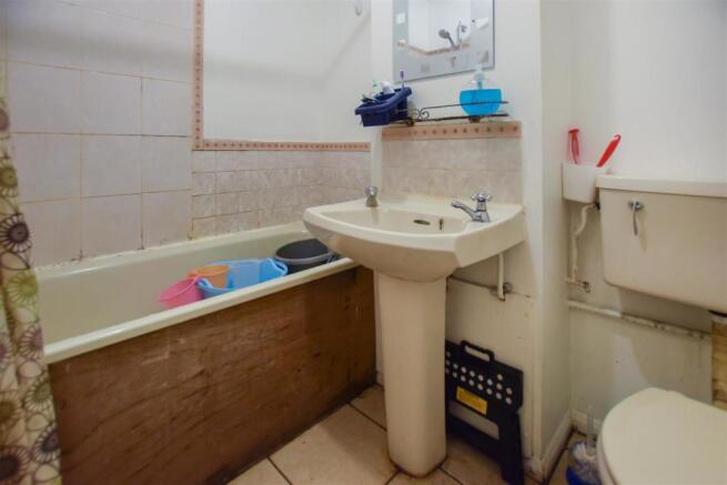 Bathroomk.jpg