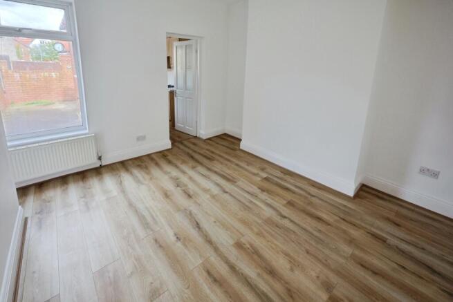 pbox-bedroom-329805.JPG